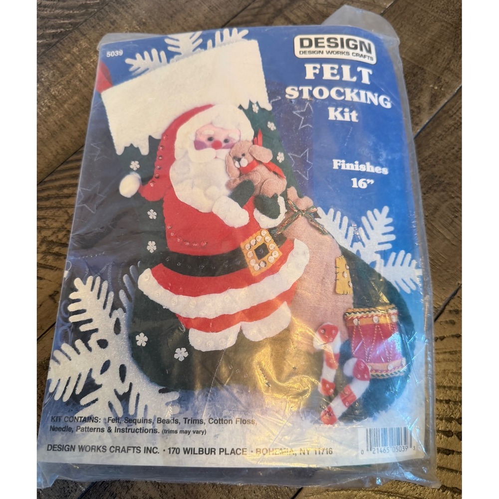 Design Works Crafts Felt Christmas Stocking Kit Multicolor Santa Puppy 5039 Vtg